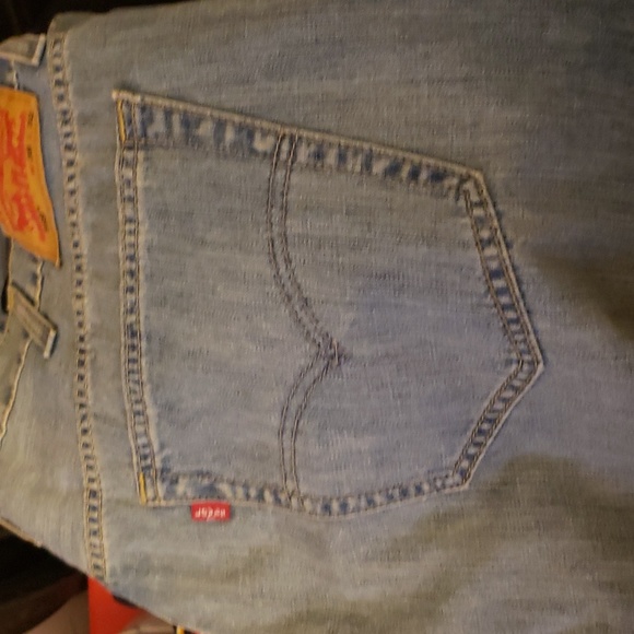 Levi 569 - Picture 2 of 4